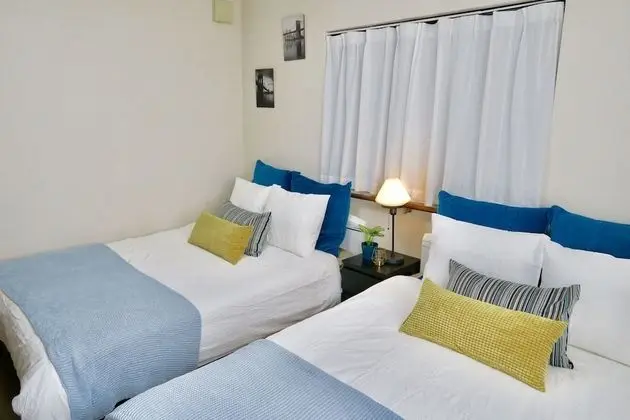 Ev (Private Vacation)