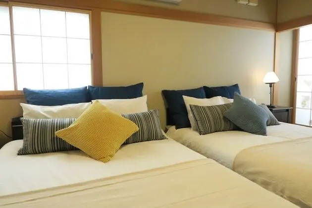 Ev (Private Vacation)