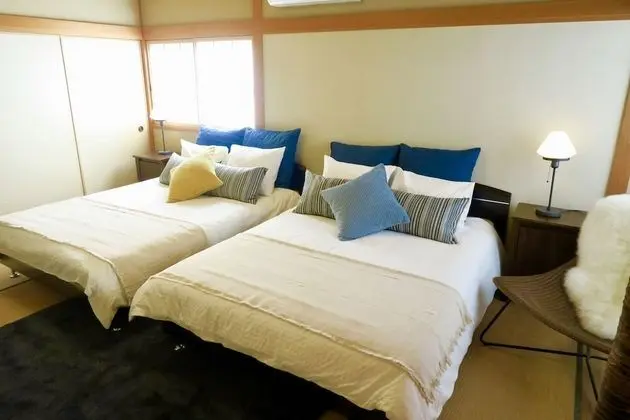 Ev (Private Vacation)
