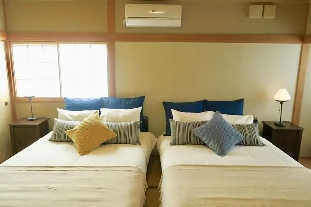 Ev (Private Vacation)