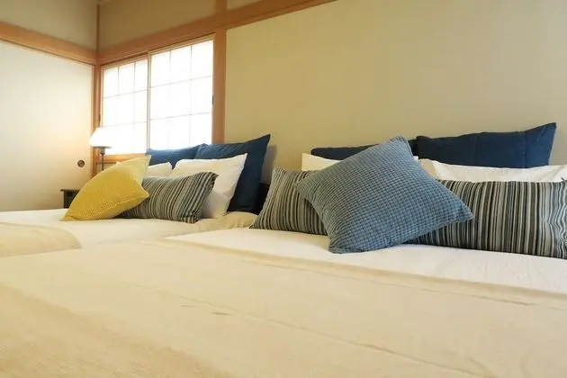 Ev (Private Vacation)