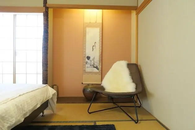 Ev (Private Vacation)