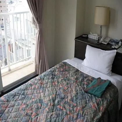 Tek Kişilik Oda, Sigara İçilebilir, Ortak Banyo