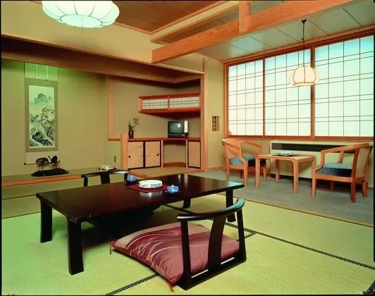 Economy Oda, Sigara İçilmez, Dağ Manzaralı (Run of House with toilet and sink)