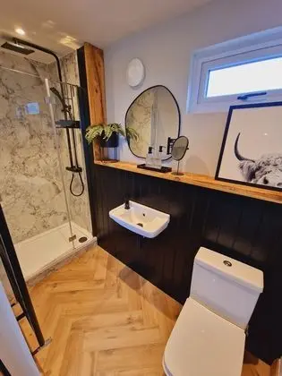 Luxury Apart Daire, Banyolu/Duşlu (Private Hot Tub)