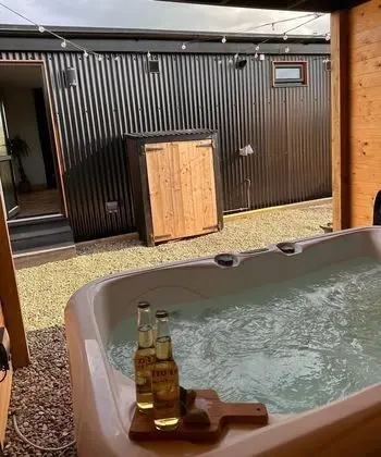 Luxury Apart Daire, Banyolu/Duşlu (Private Hot Tub)