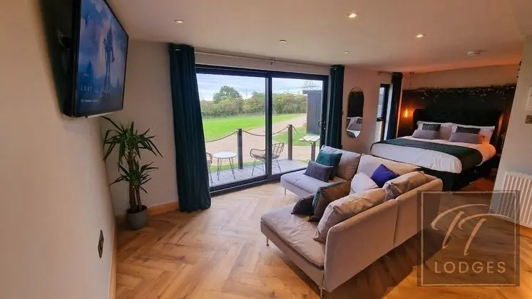 Luxury Apart Daire, Banyolu/Duşlu (Private Hot Tub)