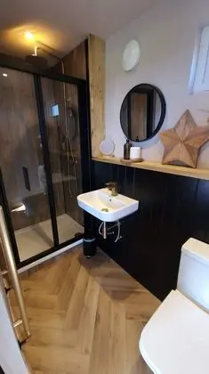 Luxury Apart Daire, Banyolu/Duşlu (WILLOW Private Hot Tub )