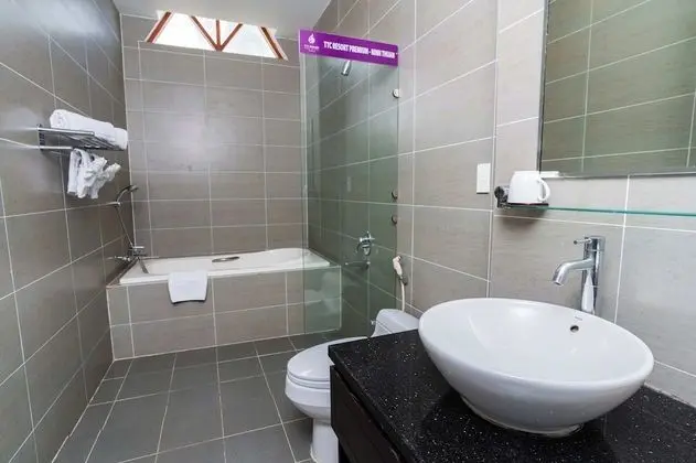 Senior İki Ayrı Yataklı Oda, Havuz Manzaralı (Suite)