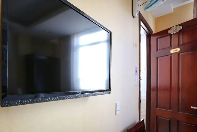Deluxe Tek Büyük Yataklı Oda (with Window)