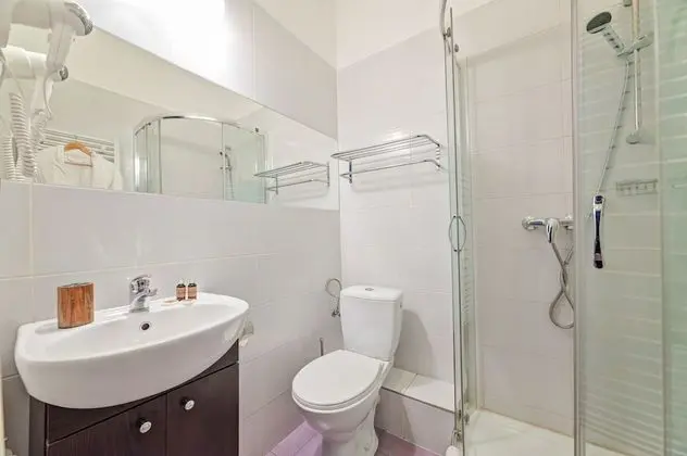 Tek Büyük veya İki Ayrı Yataklı Oda, Özel Banyo