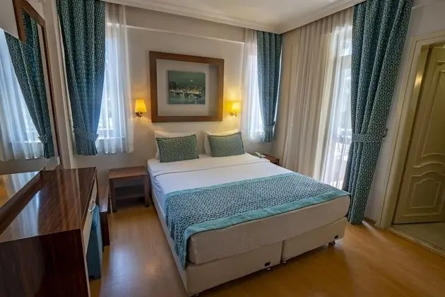 Standard Tek Büyük veya İki Ayrı Yataklı Oda