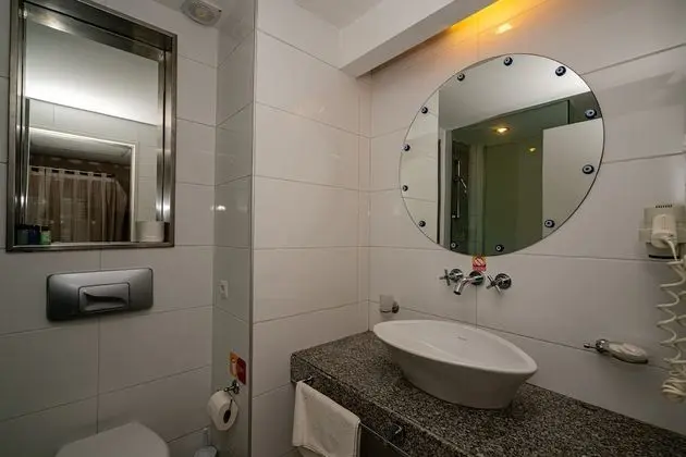 Standard Tek Büyük veya İki Ayrı Yataklı Oda