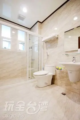 Deluxe Dört Kişilik Oda, Avlu Manzaralı