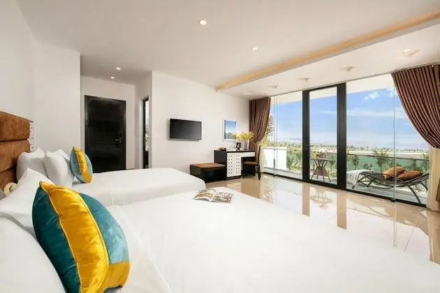 Üç Kişilik Oda, Deniz Manzaralı (Elegance)