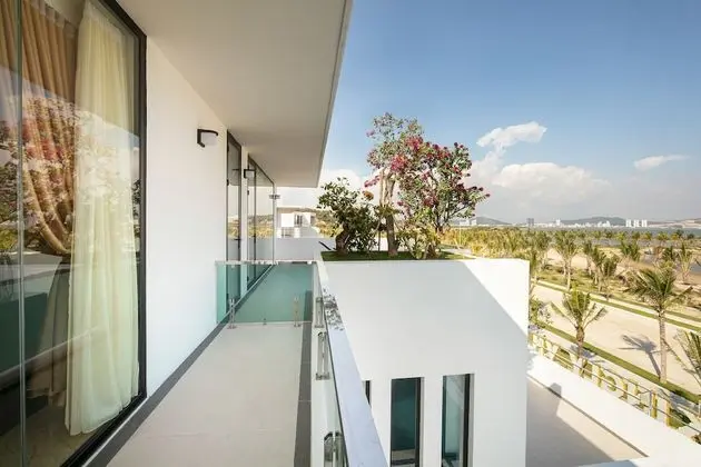 Üç Kişilik Oda, Deniz Manzaralı (Elegance)