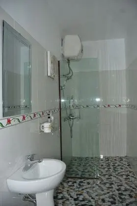 Üç Kişilik Oda