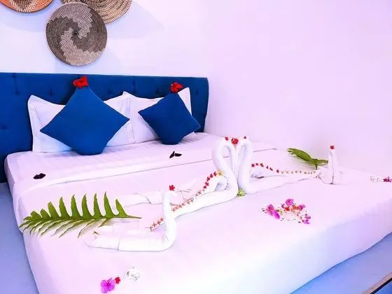 Deluxe Tek Büyük Yataklı Oda, 1 Yatak Odası, Bahçe Manzaralı, Bahçeli