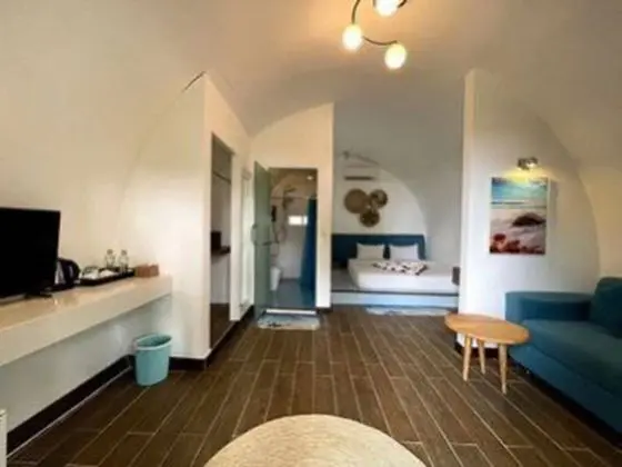 Deluxe Tek Büyük Yataklı Oda, 1 Yatak Odası, Bahçe Manzaralı, Bahçeli