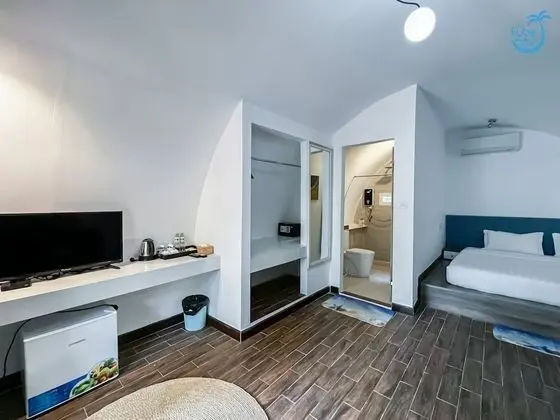 Deluxe Tek Büyük Yataklı Oda, 1 Yatak Odası, Bahçe Manzaralı, Bahçeli