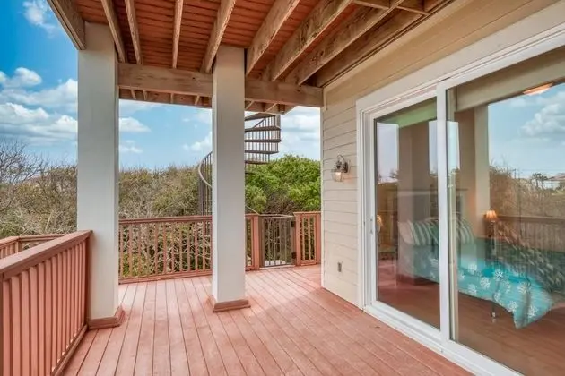 Ev (Tucker’s Hideaway at Seagate)