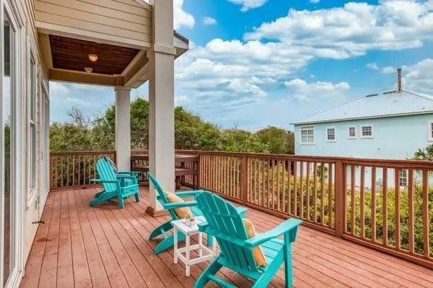 Ev (Tucker’s Hideaway at Seagate)