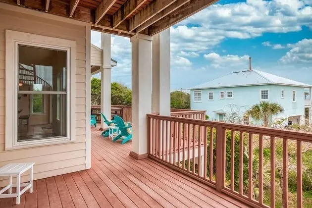 Ev (Tucker’s Hideaway at Seagate)