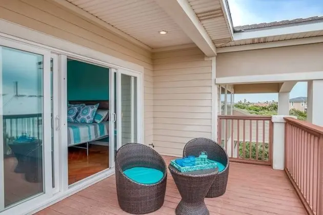 Ev (Tucker’s Hideaway at Seagate)