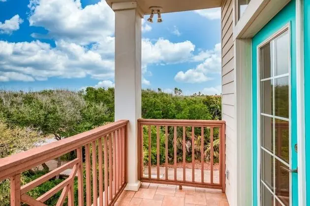 Ev (Tucker’s Hideaway at Seagate)