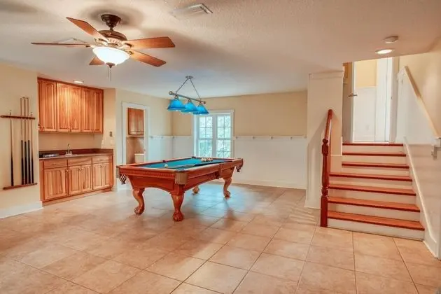 Ev (Tucker’s Hideaway at Seagate)
