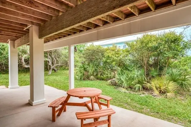 Ev (Tucker’s Hideaway at Seagate)