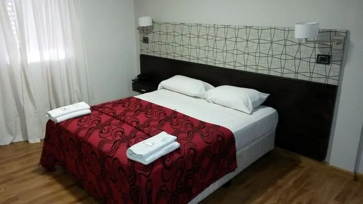 Tek Büyük Yataklı Oda, 1 Çift Kişilik Yatak