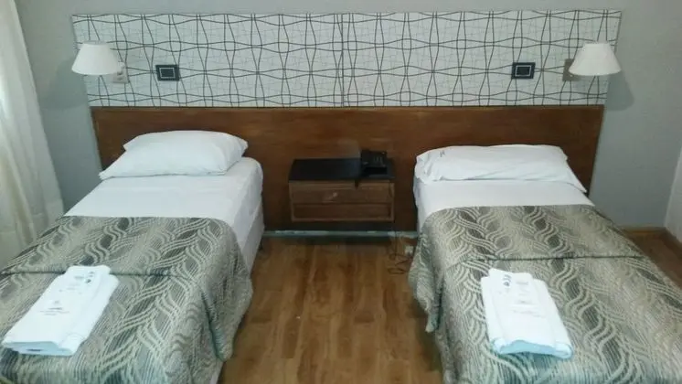 Tek Büyük Yataklı Oda, 2 Tek Kişilik Yatak