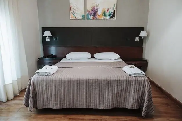 Tek Büyük Yataklı Oda, 2 Tek Kişilik Yatak