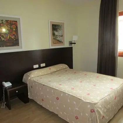 Büyük Yataklı Tek Kişilik Oda