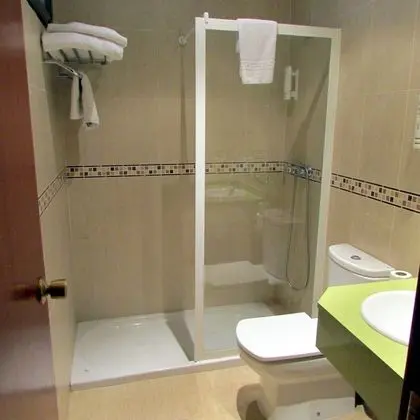 Büyük Yataklı Tek Kişilik Oda