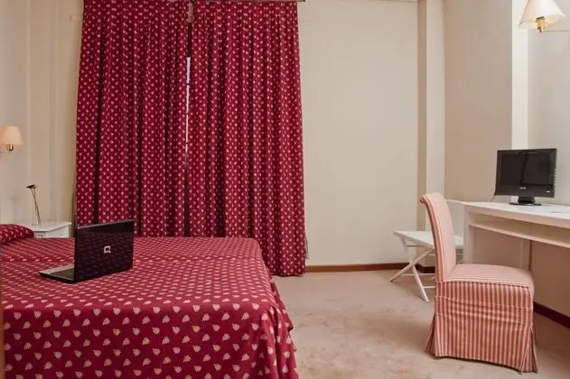 Büyük Yataklı Tek Kişilik Oda