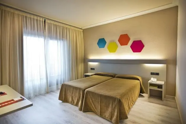 Tek Büyük veya İki Ayrı Yataklı Oda