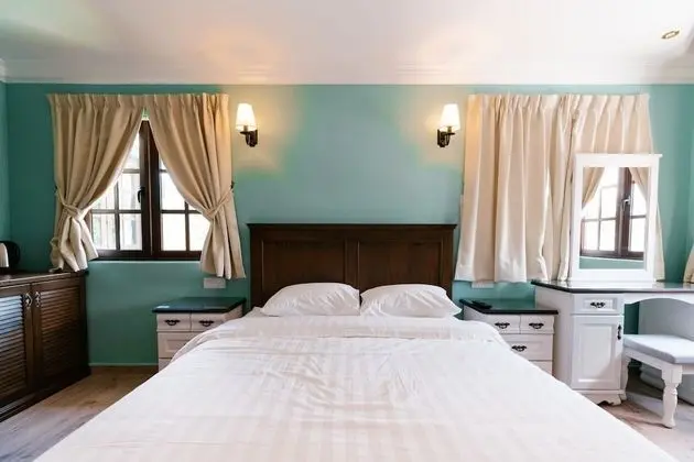 Deluxe Tek Büyük Yataklı Oda, Balkon, Bahçe Manzaralı