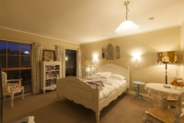 Bordeaux Room