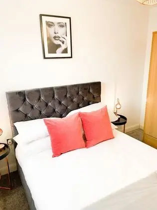 City Tek Büyük Yataklı Oda