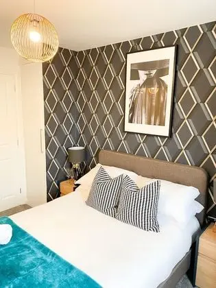 City Tek Büyük Yataklı Oda