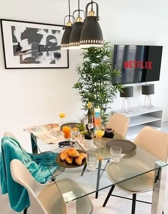 City Tek Büyük Yataklı Oda