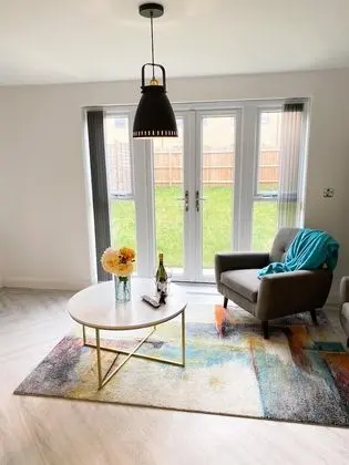 City Tek Büyük Yataklı Oda