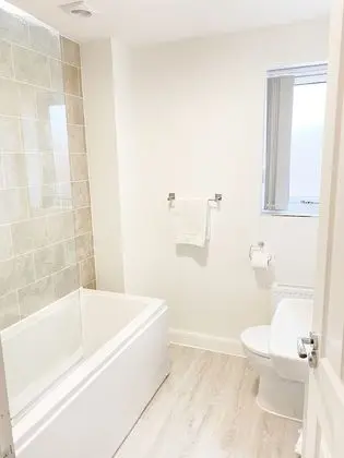 City Tek Büyük Yataklı Oda