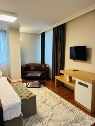 Triple, Şehir Manzaralı
