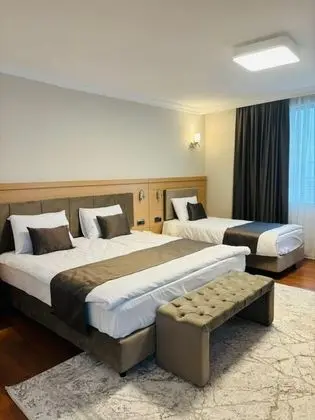 Triple, Şehir Manzaralı