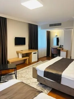 Triple, Şehir Manzaralı