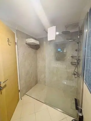 Triple, Şehir Manzaralı