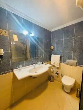 Triple, Şehir Manzaralı